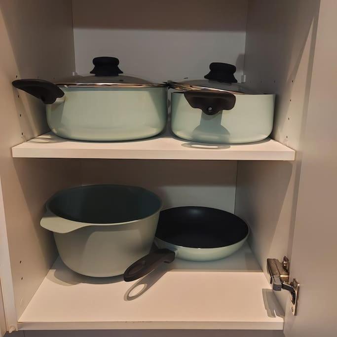 Stylish Station Apartment In Rochester With Free Parking Wainscot エクステリア 写真